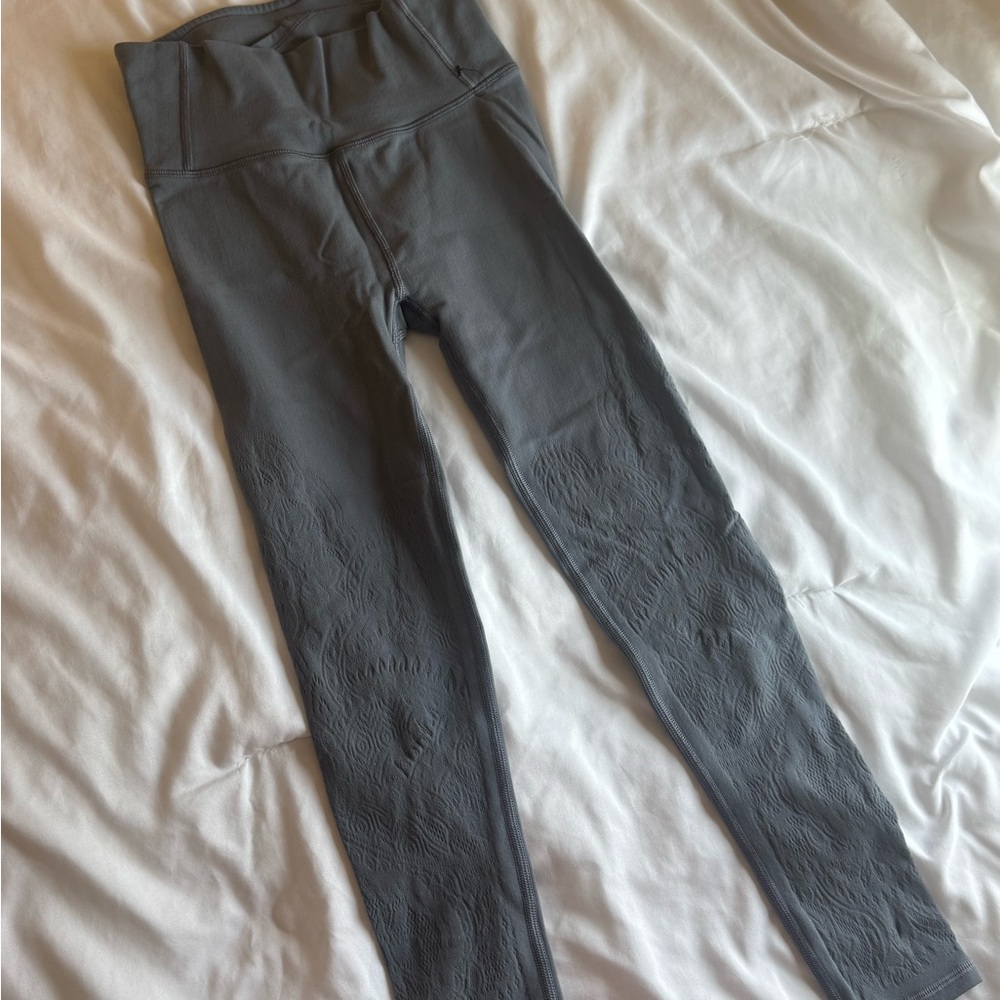 lululemon athletica Charcoal Textured High-Rise Leggings Boho Hippie pattern